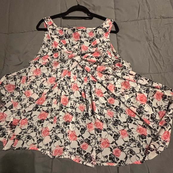 Torrid Pink Roses and Black Floral Tank Top - Picture 11 of 11